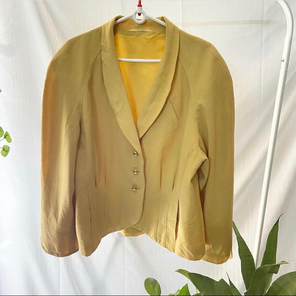 ❌❌sold❌❌German designed Vintage Pastel Yellow. Blazer Skirt Co-Ord Set. - Picture 3 of 6